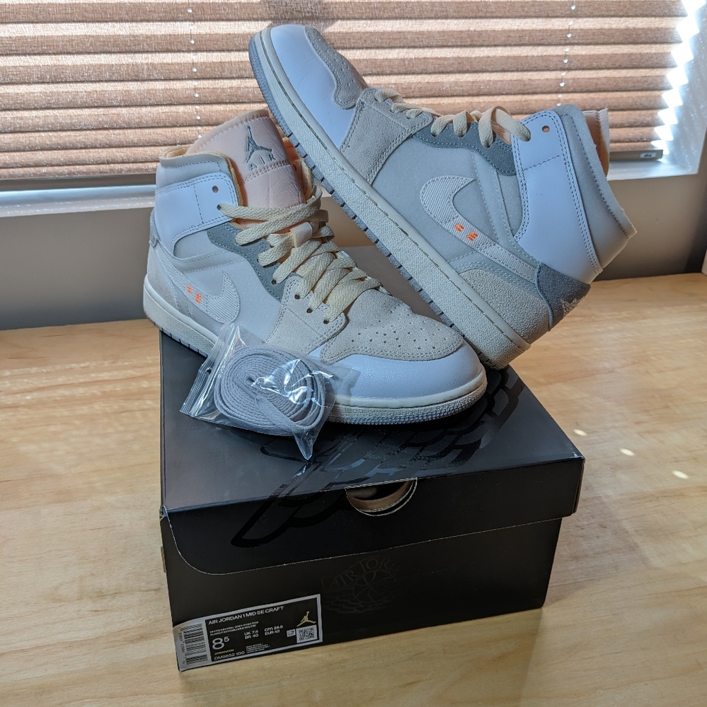 Air Jordan 1 Mid SE Craft